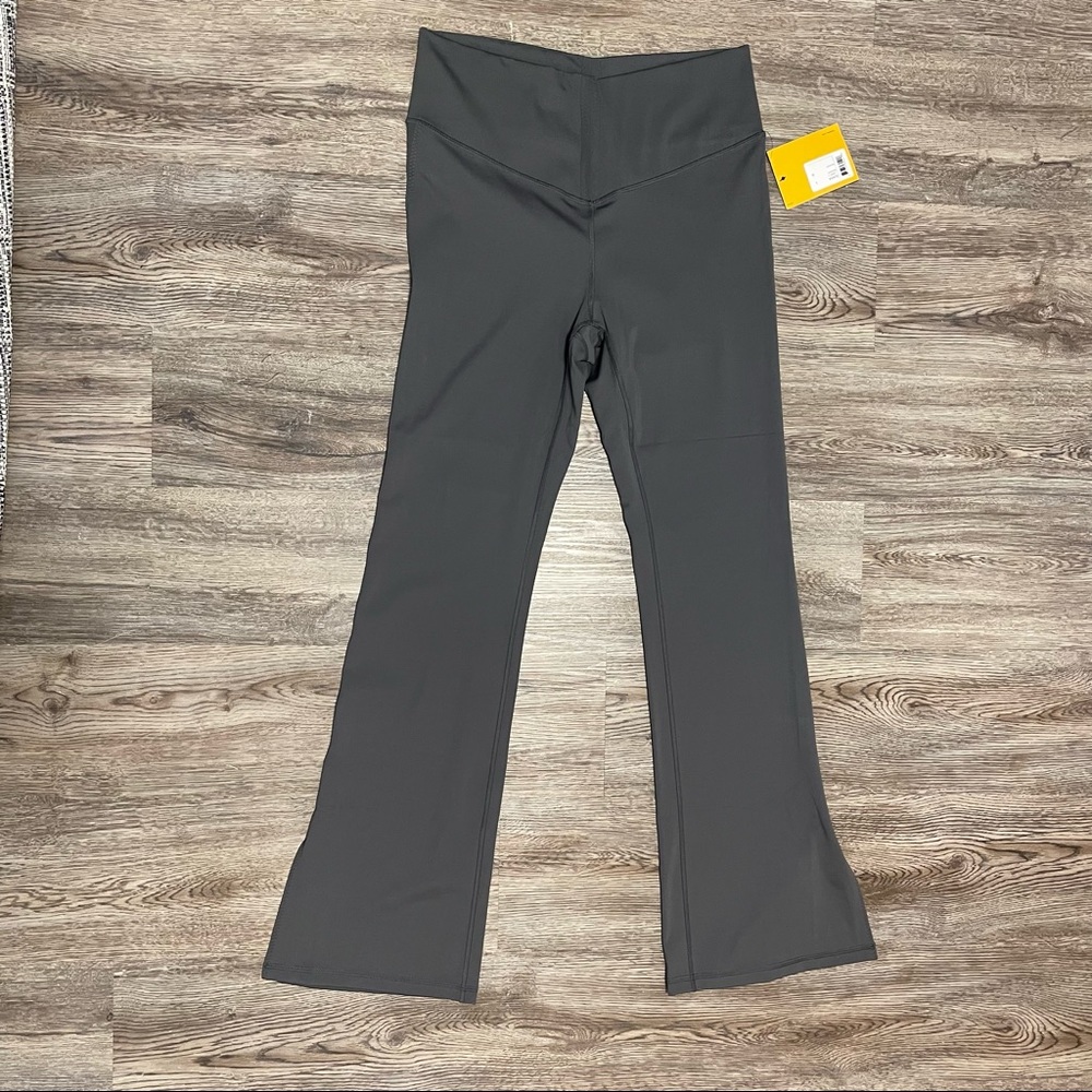 Lole Eliana Ultra High-Rise Flared Yoga Pants - Picture 3 of 6